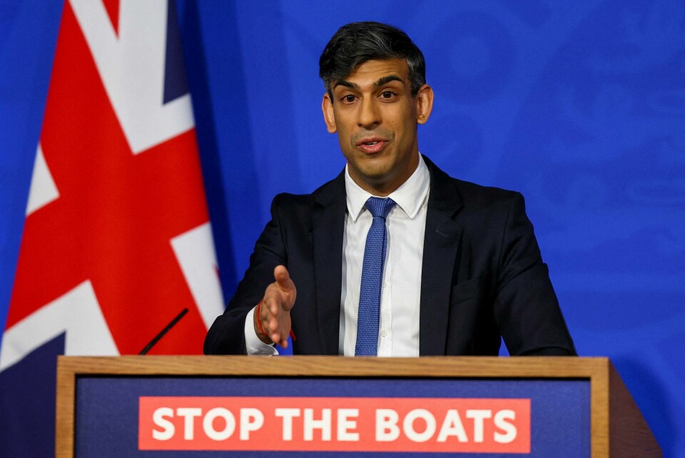 Statsminister Rishi Sunak har lovet å sette en stopper for migrantene som ankommer i båt Statsminister Rishi Sunak har lovet å sette en stopper for migrantene som ankommer i båt