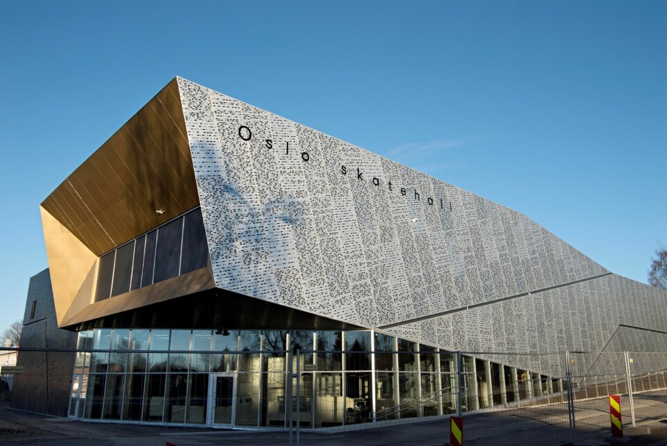 Den nye hallen på Voldsløkka åpner 12. januar, men allerede nå går debatten på Facebook. Kun brettkjørere slipper enn så lenge inn i den kommunale hallen. Den nye hallen på Voldsløkka åpner 12. januar, men allerede nå går debatten på Facebook. Kun brettkjørere slipper enn så lenge inn i den kommunale hallen.