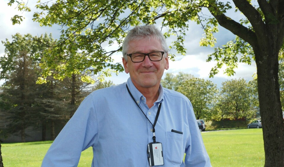 Kaster mindre mat: – Jeg er fornøyd med at vi ser en nedgang i matsløsing for hver måned som går, sier avdelingssjef Lars Phil ved Sykehuset Østfold. FOTO: SYKEHUSET ØSTFOLD