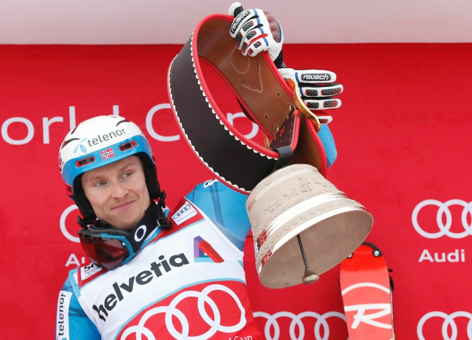Det ble mye bjelleklang for Henrik Kristoffersen i Adelboden søndag.