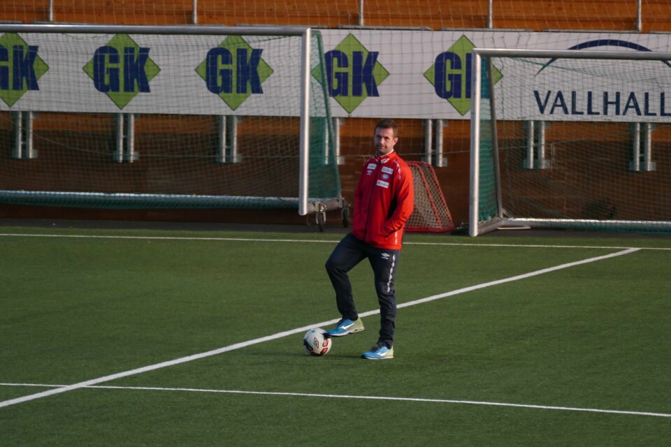 VIF-trener Ronny Deila vil ha besøk av flere i Vallhall.