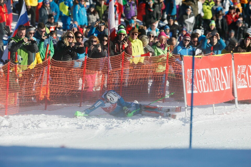 Det er ikke ofte slalåmrenn ender slik for Henrik Kristoffersen.
