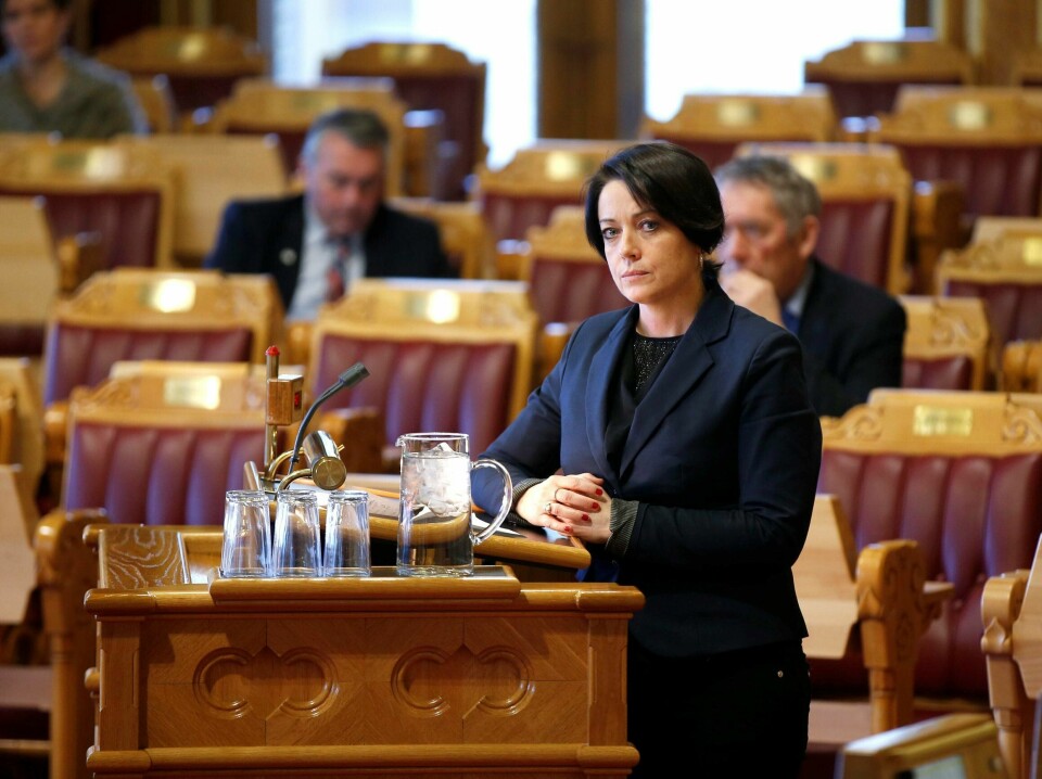 BER MÆLAND SNU: Næringsministeren er for passiv når hun gir Color Line tillatelse til å flagge ut, mener Else-May Botten i Ap.