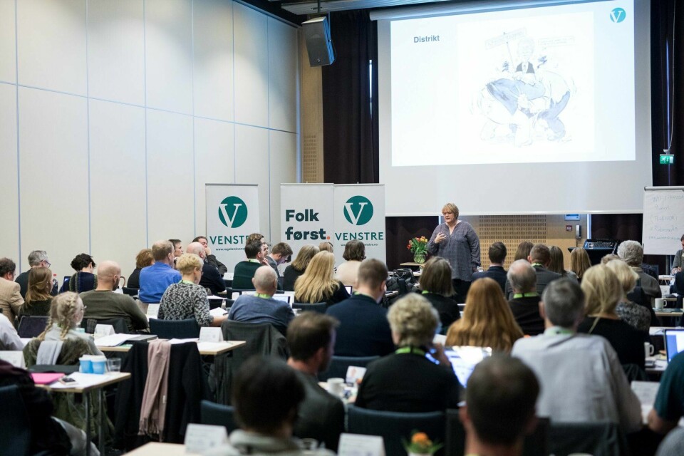 Venstre-leder Trine Skei Grande tok turen til Rogaland Venstre sitt fylkesårsmøte. Foto: Joachim Steinbru