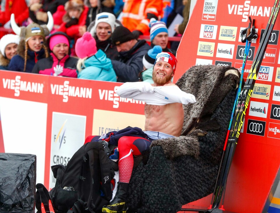 Martin Johnsrud Sundby likte seg i lederstolen i Otepää.