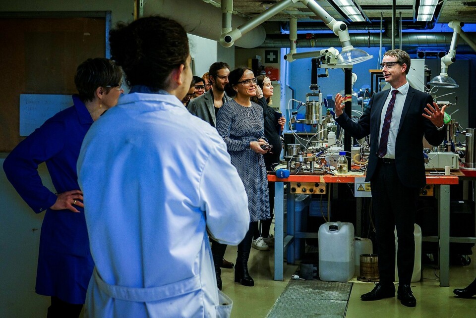 Olje- og energiminister Terje Søviknes (Frp) vil ifølge Bergens Tidende plassere Fornybarfondet i Stavanger. Her er Søviknes under et besøk på UiS tirsdag. Foto: Roy Storvik