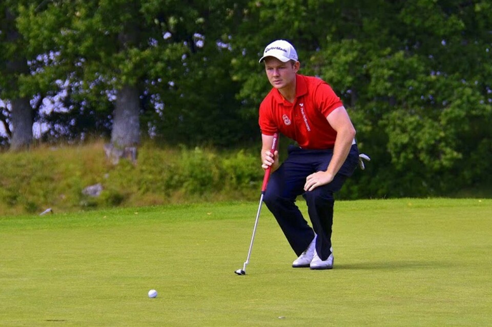 Aksel Kristoffer Olsen fra Stavanger golfklubb har spilt strålende etter at han kom hjem fra USA-studier i fjor sommer. Tirsdag var den ferske proffen og landslagsspilleren nære sin første seier som yrkesgolfer. FOTO: NGF