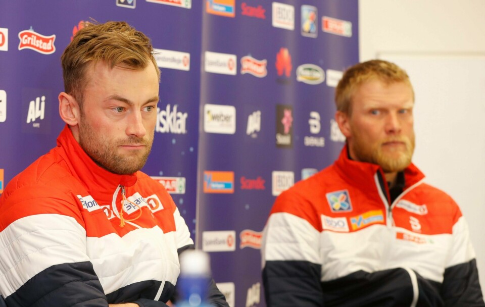 Petter Northug og landslagstrener Tor Arne Hetland på lørdagens pressemøte.