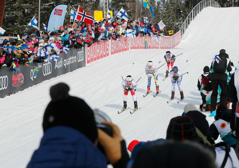 Her henger Heidi Weng fortsatt med medaljetrioen foran seg. Men på skøytedelen stoppet mye opp for verdenscuplederen.