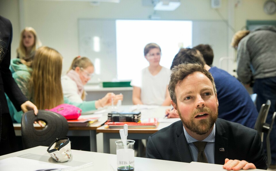 Fraværsregelen som ble innført av Torbjørn Røe Isaksen i august i fjor, og har ført til nedgang i fraværet på samtlige skoler i landet.