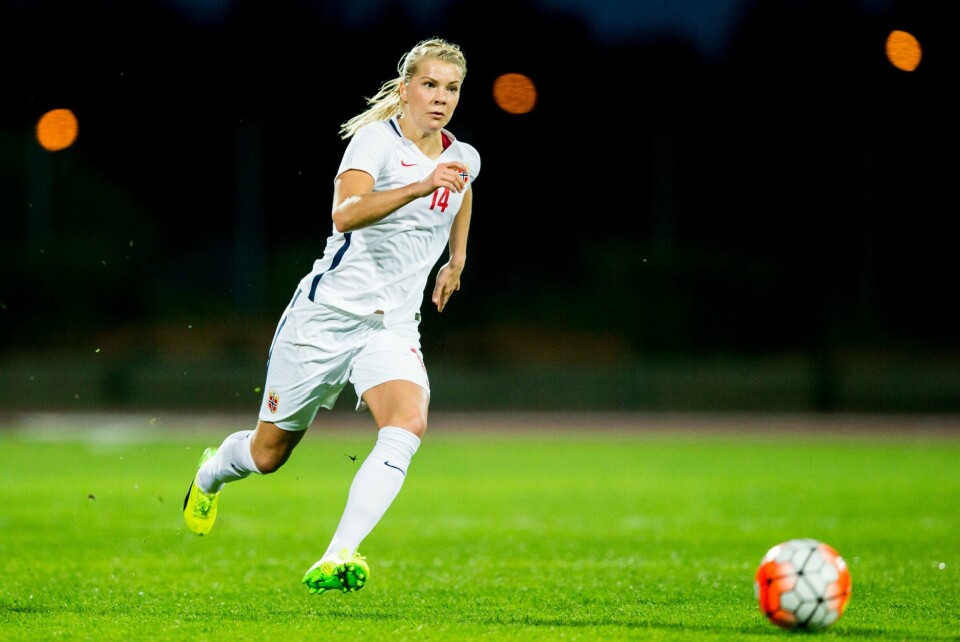 Ada Stolsmo Hegerberg scoret allerede etter tre minutter under gruppespillkampen i Algarve Cup mellom Norge og Island på Estadio Municipal da Bela Vista i Parchal onsdag kveld. Foto: Vegard Wivestad Grøtt / NTB Scanpix.