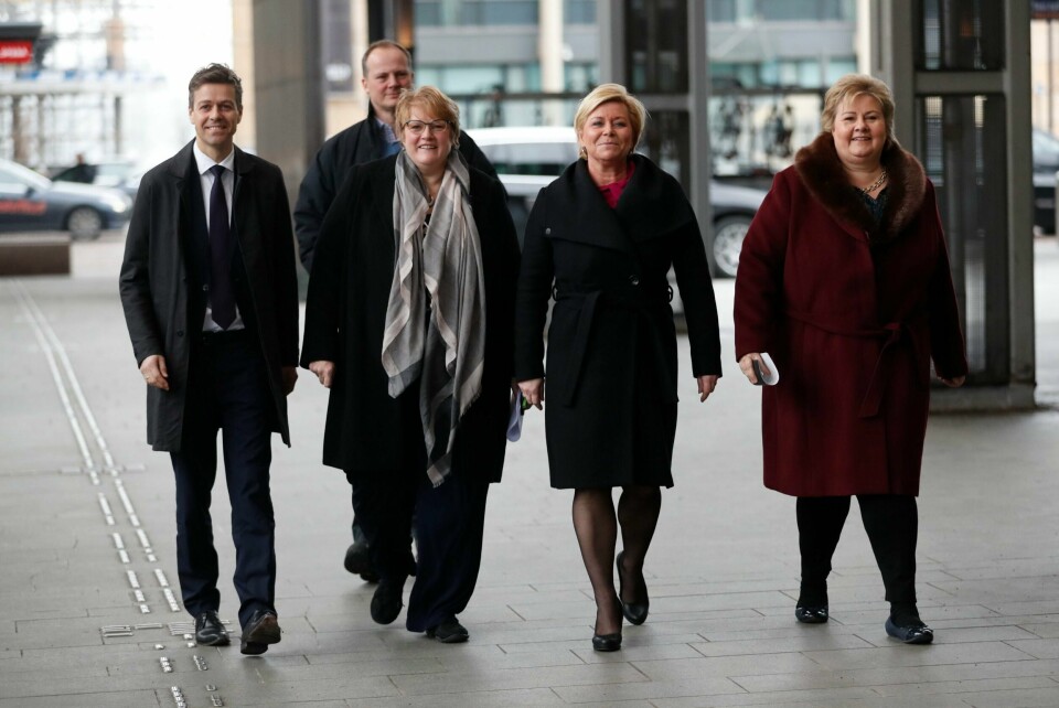 Statsminister Erna Solberg (H), finansminister Siv Jensen (Frp), Venstre-leder Trine Skei Grande, samferdselsminister Ketil Solvik-Olsen (Frp) og KrF-leder Knut Arild Hareide orienterte om arbeidet med Nasjonal transportplan.