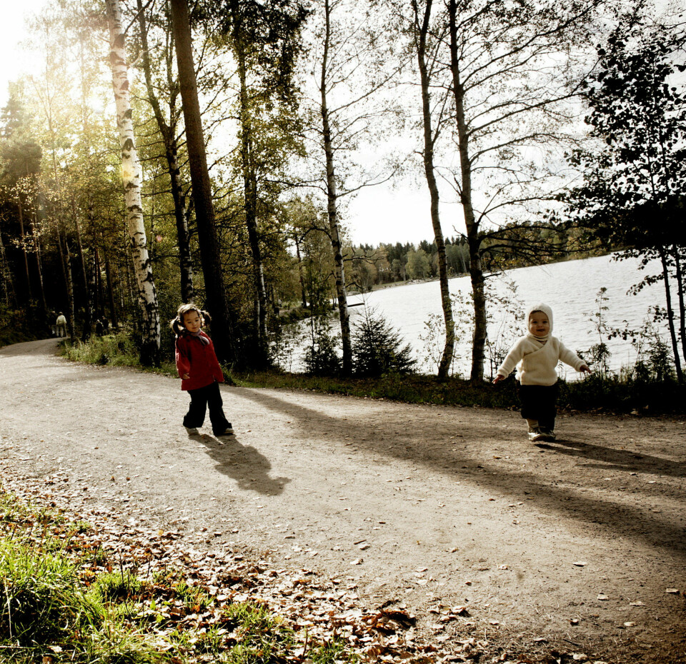 Sognsvann: Bærplukking, bading, ski og skøyter. Og det beste av alt, du kan komme deg hit med T-banen. Enklere blir det ikke. Så de unnskyldningene dine, de holder ikke. Sognsvann: Bærplukking, bading, ski og skøyter. Og det beste av alt, du kan komme deg hit med T-banen. Enklere blir det ikke. Så de unnskyldningene dine, de holder ikke.