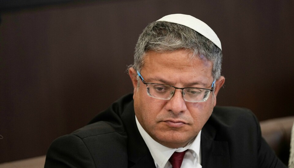 Sikkerhetsminister Itamar Ben-Gvir truer med å velte Benjamin Netanyahus regjering hvis Gaza-krigen avsluttes nå. Sikkerhetsminister Itamar Ben-Gvir truer med å velte Benjamin Netanyahus regjering hvis Gaza-krigen avsluttes nå. Foto: Ohad Zwigenberg / AP / NTB