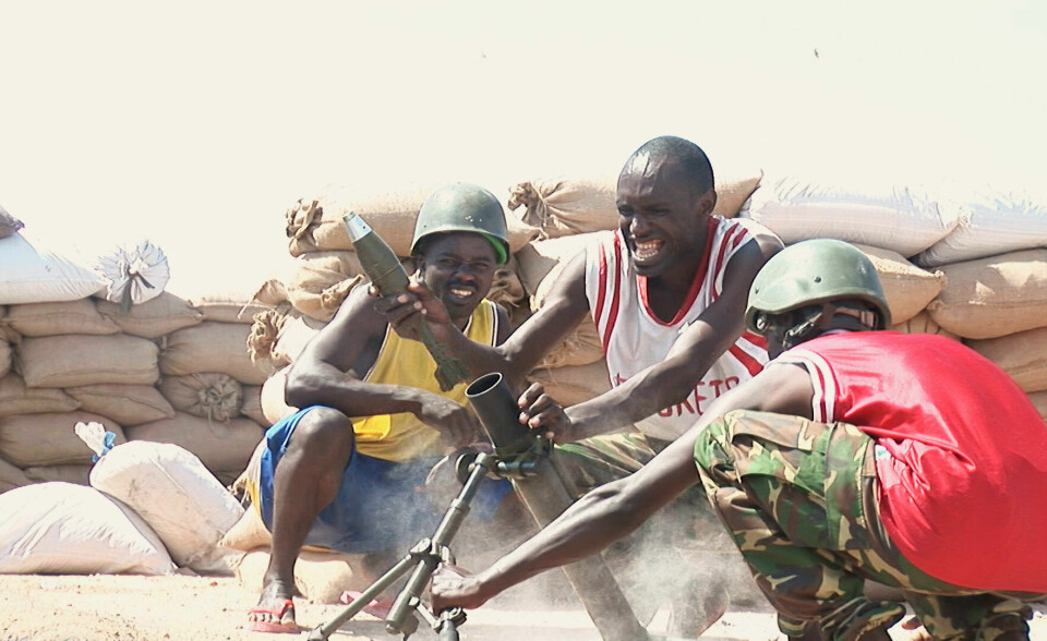 Soldater fra de fredsbevarende styrkene i Somalia, i dokumentarfilmen «Mogadishu Soldier», regissert av «årets filmnavn i Rogaland» Torstein Grude. Soldater fra de fredsbevarende styrkene i Somalia, i dokumentarfilmen «Mogadishu Soldier», regissert av «årets filmnavn i Rogaland» Torstein Grude.