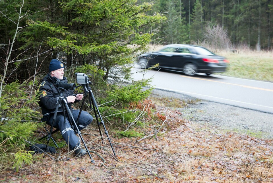 Ifølge politiet kjørte mannen langs fylkesveien i Våler i 158 km/t. Fartsgrensen på stedet er 80 km/t.