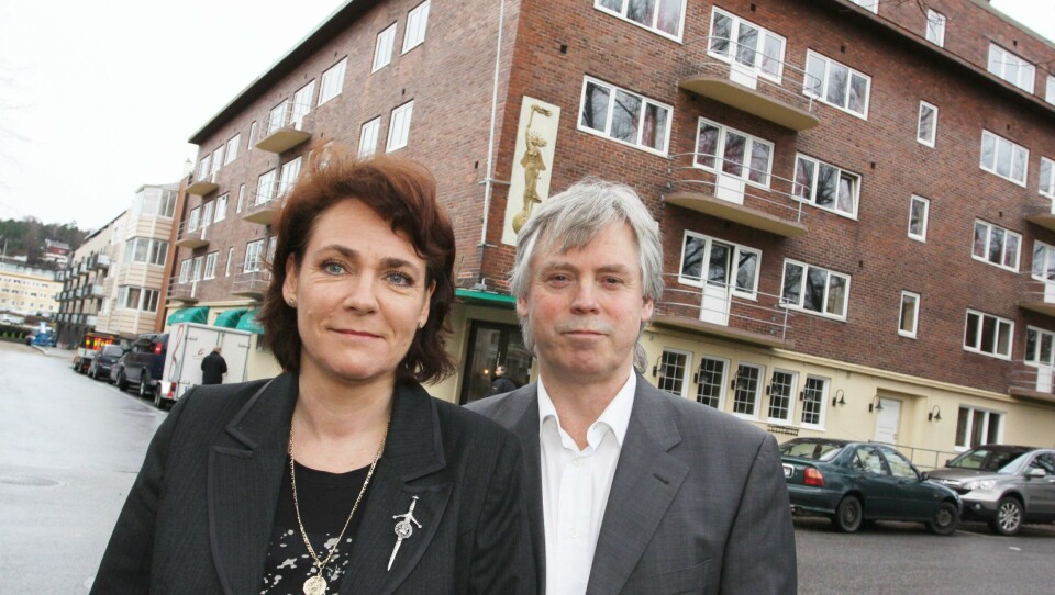 FULLT: – Hos oss er det fullt. Det hadde vært bedre om de la arrangemtentene til forskjellige tider, sier Sheri Vågøy (tv.). Her sammen med mannen Asbjørn. victoria hotell asbjørn vågøy og kona Sheri Vågøy