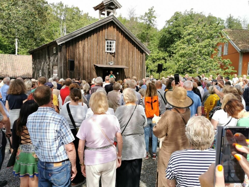 FULLT PÅ TUNET: Ole Dørje beregnet at det var mellom 1000 og 15000 mennesker innom Soli Brug på åpningsdagen. FULLT PÅ TUNET: Ole Dørje beregnet at det var mellom 1000 og 15000 mennesker innom Soli Brug på åpningsdagen.