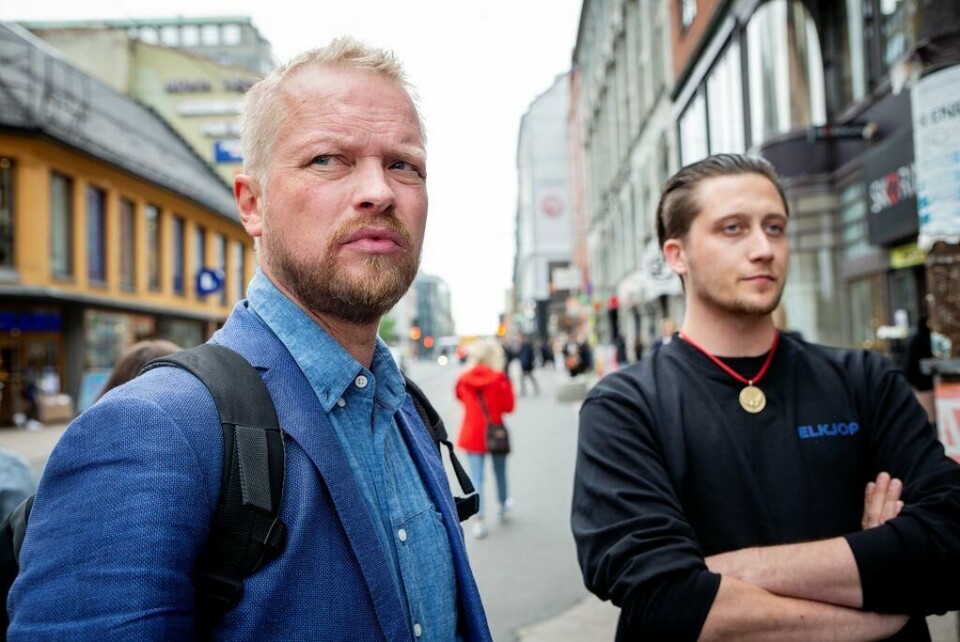 Bjørn Anders Jonassen, sekretær i tariffavdelinga til Fellesforbundet, saman med Marius Kristiansen, klubbleiar for dei tilsette på distribusjonslageret i Lørenskog. Bjørn Anders Jonassen, sekretær i tariffavdelinga til Fellesforbundet, saman med Marius Kristiansen, klubbleiar for dei tilsette på distribusjonslageret i Lørenskog.