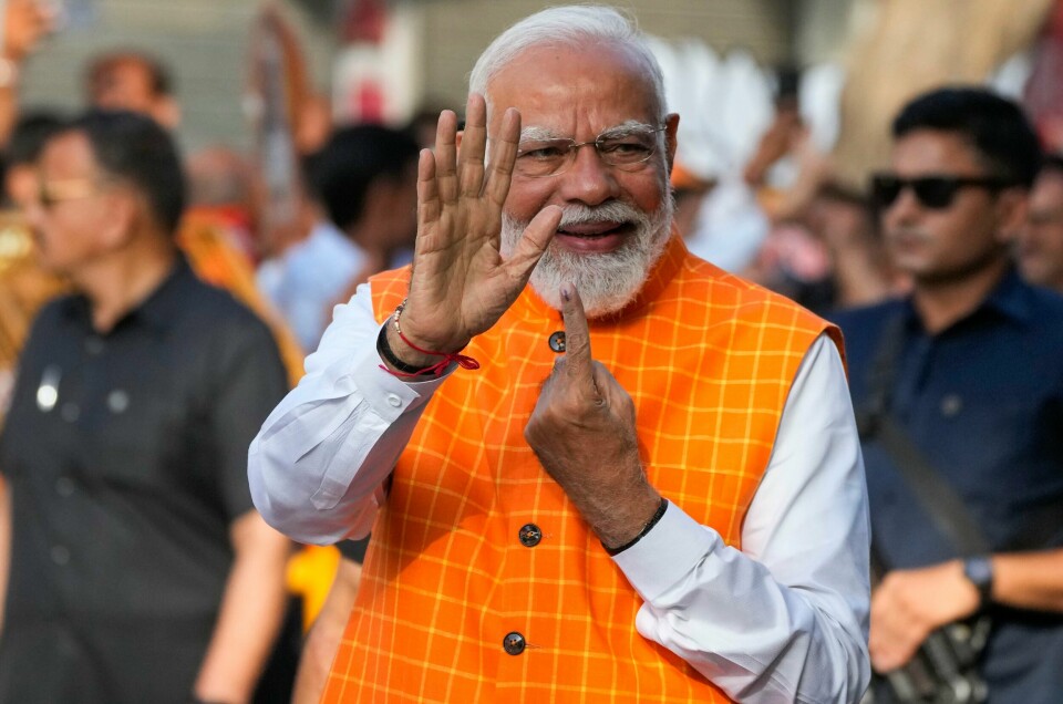 De som ser økonomisk fremgang under Modi, ignorerer de alvorlige menneskerettighetsbruddene, skriver Attiq Sohail. Indias statsminister Narendra Modi stemte i det indiske valget tirsdag. Foto: Ajit Solanki / AP / NTB