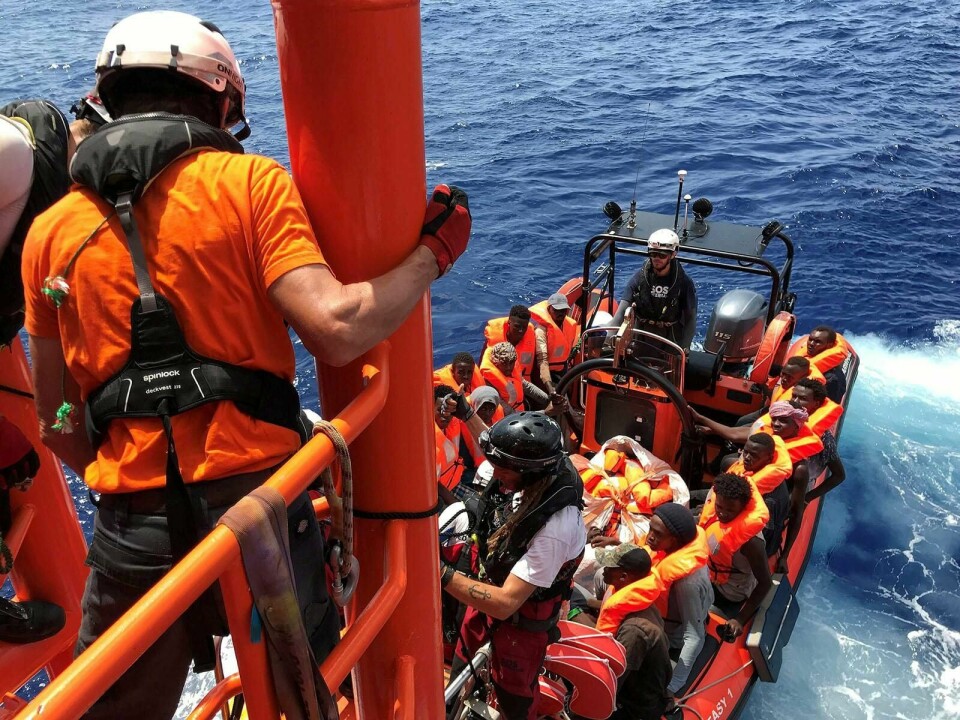 MIDDELHAVET: Det norske skipet «Ocean Viking» reddet 80 migranter sist lørdag. Skipet drives av franske SOS Middelhavet og Leger uten grenser.FOTO: NTB SCANPIX