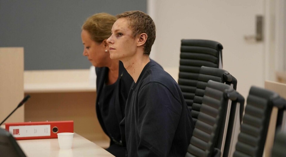 Terror- og drapssiktede Philip Manshaus og hans forsvarer Unni Fries under fengslingsmøtet i Oslo tingrett.