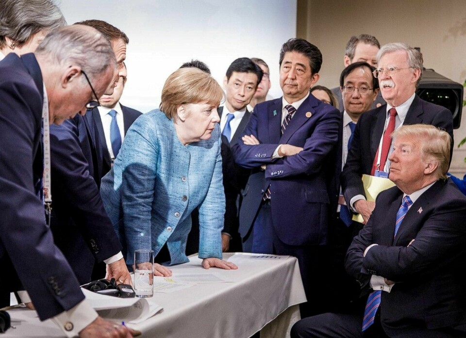 Bildet som gikk sin seiersgang etter fjorårets G7-møte, der Tysklands forbundskansler Angela Merkel står overfor USAs president Donald Trump.