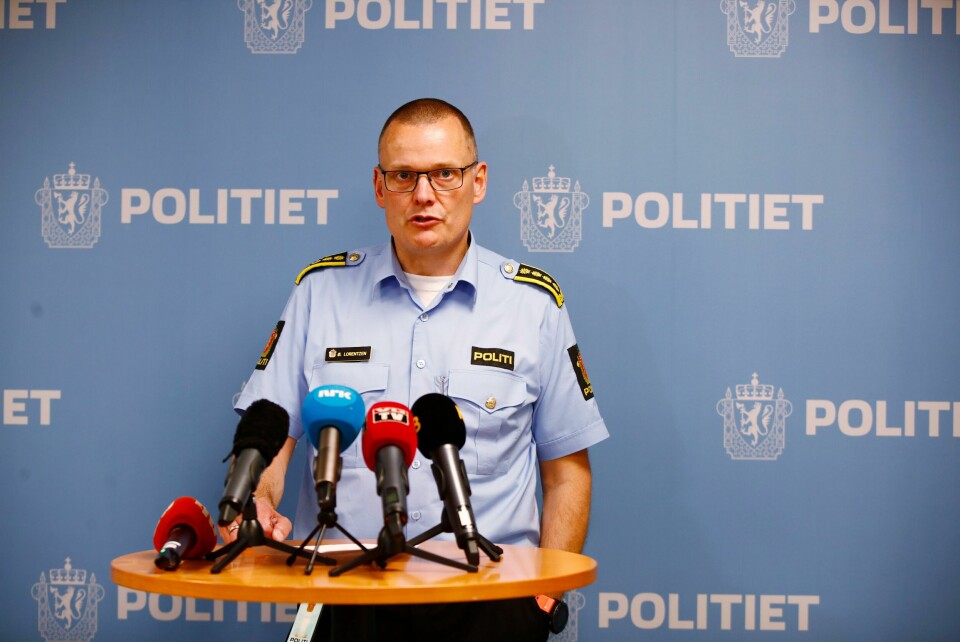 Det havarerte helikopteret ligger høyt oppe i fjellet og havarikommisjonen blir flydd opp til ulykkesstedet. Alta 20190901.Det havarerte helikopteret ligger høyt oppe i fjellet og havarikommisjonen blir flydd opp tilulykkesstedet.Foto: Terje Pedersen / NTB scanpix