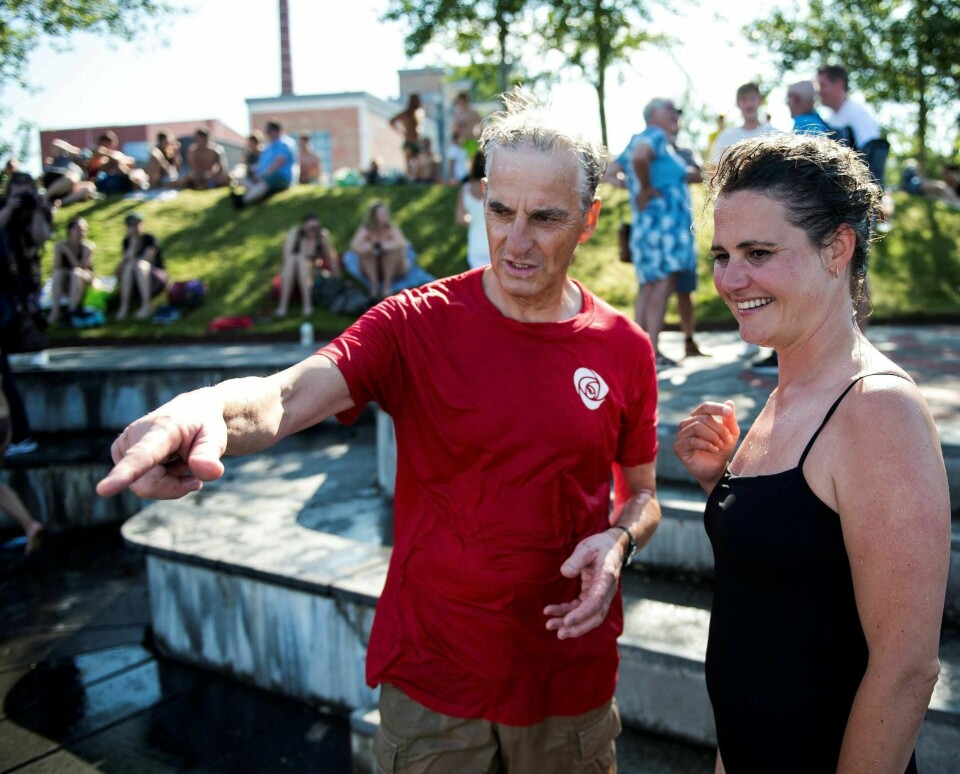 Ap stuper på målingene i flere norske byer. Likevel kan de vinne makten flere steder. I Stavanger kan 24 år med Høyre-styre brytes, og byen kan få sin yngste ordfører noensinne, men da må Arbeiderpartiets ordførerkandidat Kari Nessa Nordtun (Ap) ha marginene på sin side. Her sammen med Ap-leder Jonas Gahr Støre etter en dukkert.