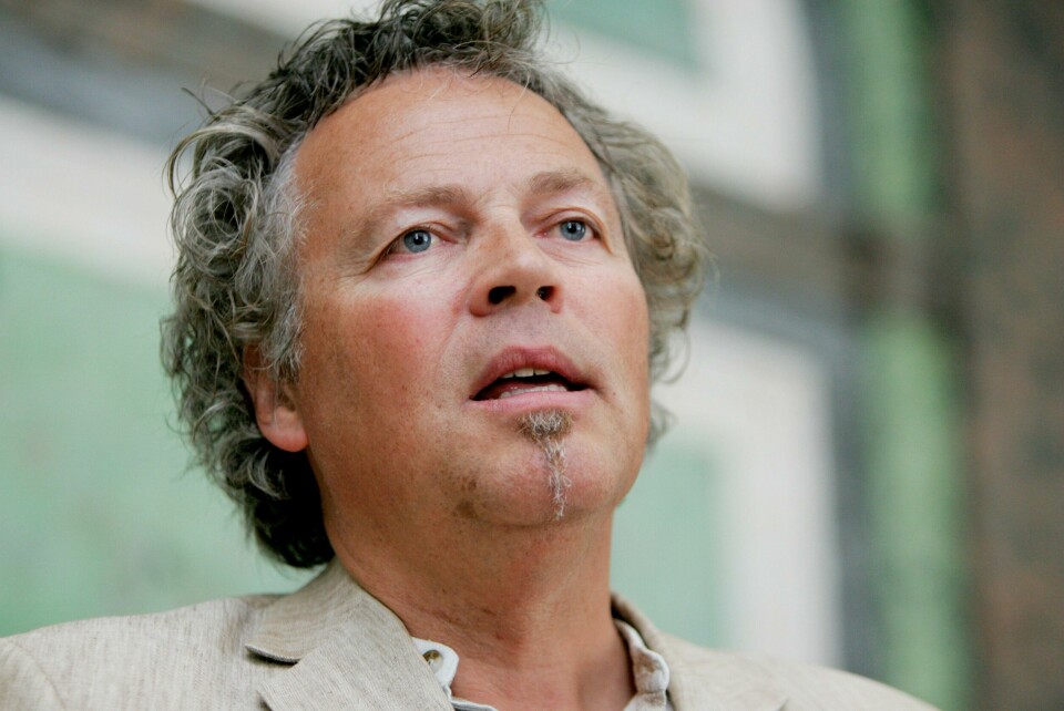 Kunsthistoriker Tommy Sørbø skal ta for seg myter om kunst når han besøker tidligere Galleri Varden på fredag 13. september. OSLO 20050901. Schibsted forlag lanserte torsdag formiddag Tommy Sørbøs nye bok 'Norske Malerier - Fra J.C. Dahl til i dag'. I boken kommer Sørbø med sine synspunker på norsk maleri fra 1800-tallet og frem til idag.
Foto: Ørn E. Borgen / SCANPIX .