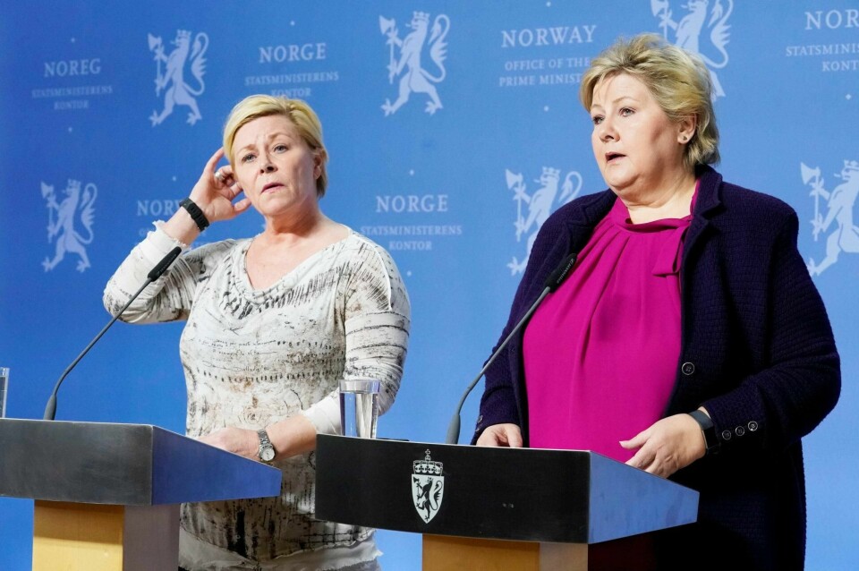 STUPER: Frp-leder Siv Jensen og Høyre-leder Erna Solberg styrer mot historisk dårlige valgresultater mandag. FOTO: CORNELIUS POPPE/NTB SCANPIX
