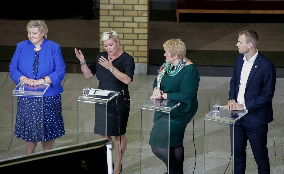 ETTER VALG: De fire borgerlige partilederne i den oppsummerende partilederrunden i Stortinget natt til tirsdag. Fra venstre Erna Solberg (H), Siv Jensen (Frp), Trine Skei Grande (V) og Kjell Ingolf Ropstad (KrF). FOTO: VIDAR RUUD/NTB SCANPIX