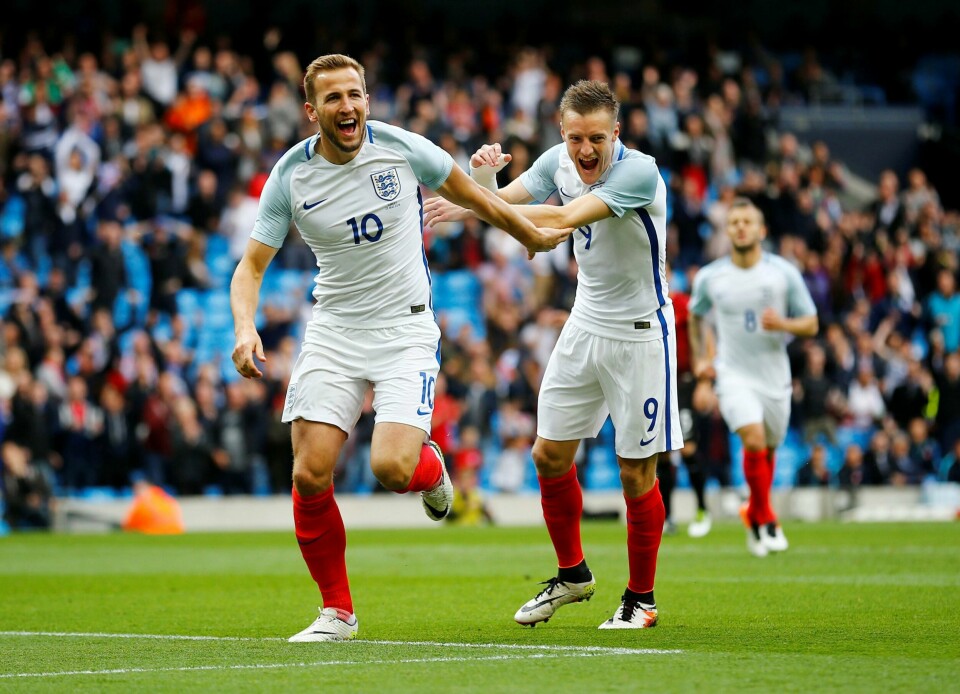 Tottenhams Harry Kane (t.v.) og Leicesters Jamie Vardy kjempet en innbitt kamp om å bli toppscorer i Premier League forrige sesong, og hvis duoen som scoret henholdsvis 25 og 24 mål forrige sesong kan levere på samme nivå for landslaget, kan det bli et godt mesterskap for «Three Lions». Foto: Darren Staples / Livepic.