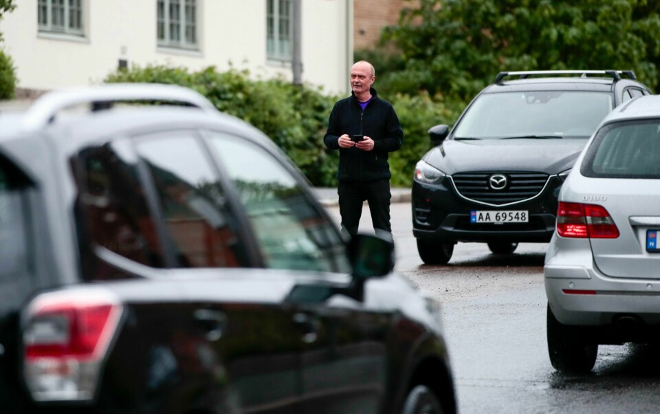 Ja til bilen-prosjektet ble svært raskt brysomt for de omtalte med makt, skriver Jarle Aabø i Ja til bilen. Her ankommer han en demonstrasjon i regi av Folkeaksjonen nei til mer bompenger tidligere i år.