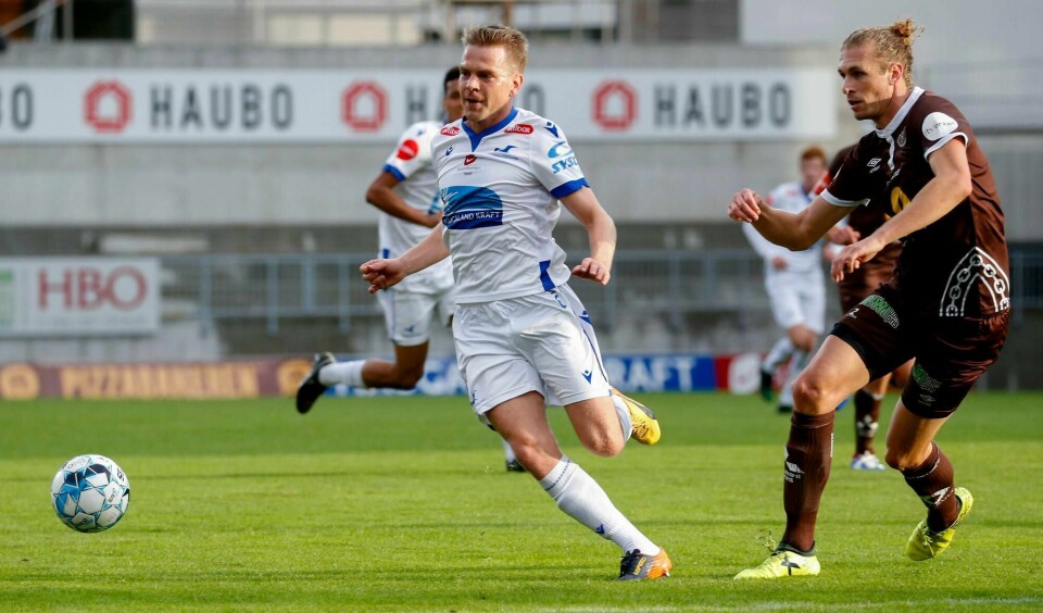 Haugesunds Joakim Våge Nilsen (t.v) og Mjøndalens Quint Jansen i eliteseriekampen i fotball mellom FK Haugesund og Mjøndalen på Haugesund stadion. Foto: Jan Kåre Ness / NTB scanpix