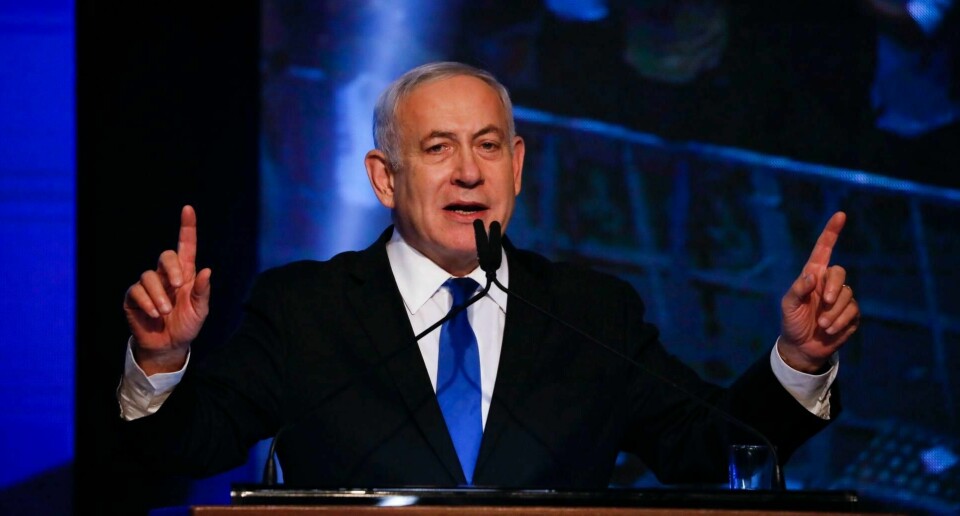 Israels statsminister Benjamin Netanyahu snakker til sine tilhengere i Tel Aviv etter valget.