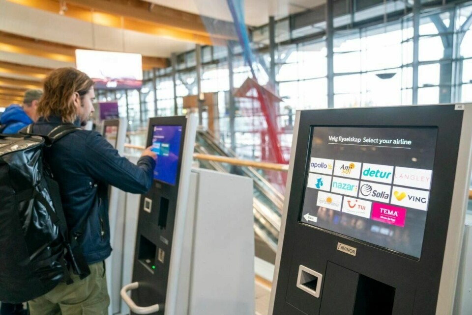 Over 9000 nordmenn var på ferie med Ving da det ble kjent at morselskapet Thomas Cook teknisk sett var konkurs natt til mandag. Men Ving-kunder som skal på ferie tirsdag, kan reise som normalt. Foto: Heiko Junge / NTB scanpix