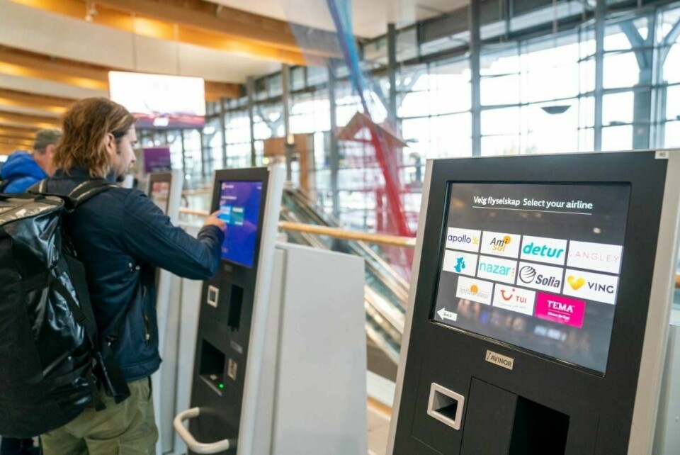 Over 9000 nordmenn var på ferie med Ving da det ble kjent at morselskapet Thomas Cook teknisk sett var konkurs natt til mandag. Men Ving-kunder som skal på ferie tirsdag, kan reise som normalt. Foto: Heiko Junge / NTB scanpix