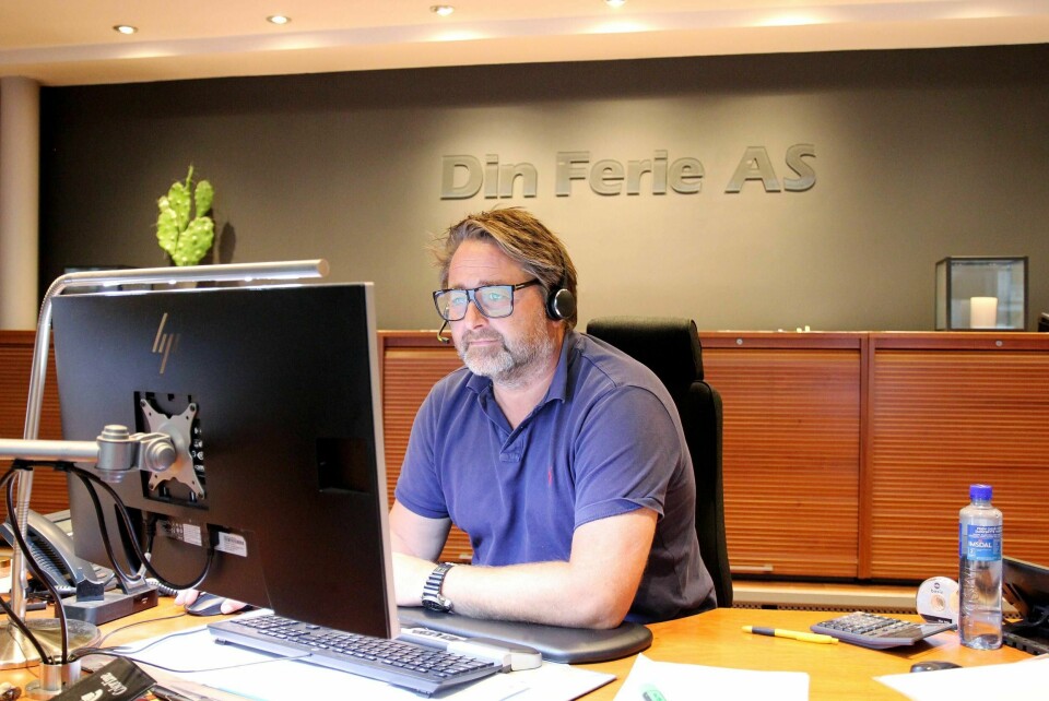 Trond Iversen er daglig leder i reisebyrået Din Ferie, og sier at de har hatt mange innom og mange på telefon som er fortvilte og bekymret for feriene sine. Foto: Pål Karstensen