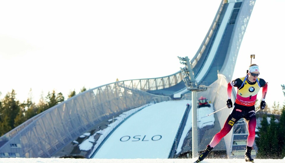 Holmenkollen blir fast finalearrangør av verdenscupen i skiskyting de neste tre årene. På bildet er Johannes Thingnes Bø under verdenscupen i Kollen i mars.