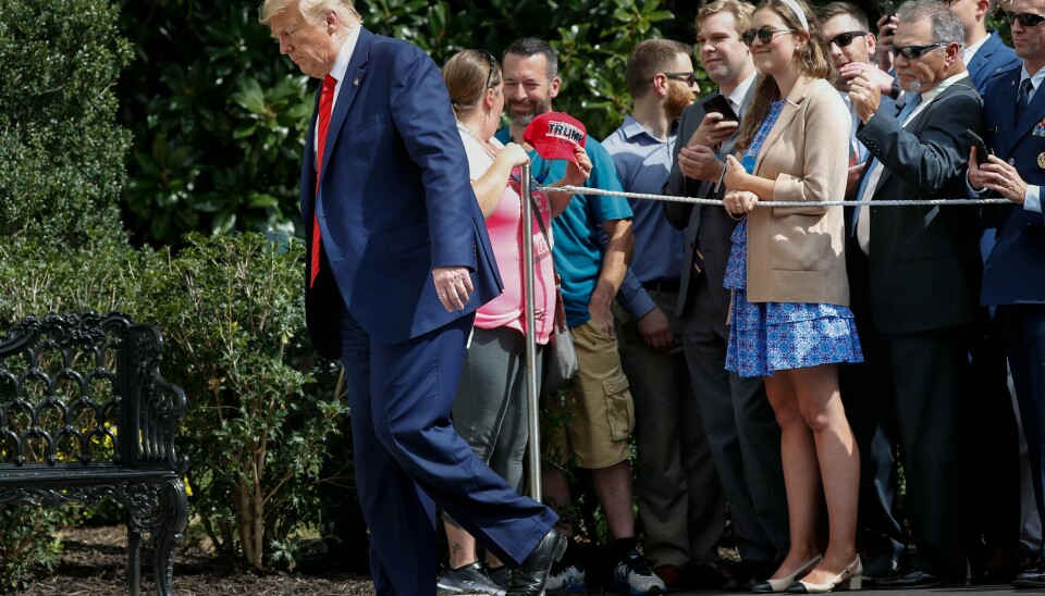 President Donald Trump ble møtt av tilhengere da han torsdag vendte tilbake til Det hvite hus etter å ha vært flere dager i New York i forbindelse med FNs hovedforsamling. Foto: Pablo Martinez Monsivais / AP / NTB scanpix