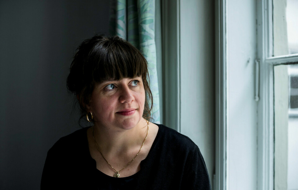 Mirjam Kristensen har skrevet fem romaner. Nå har hun fått femårig arbeidsstipend, året etter at hun gikk ut av Forfatterforeningens litterære råd. FOTO: HILDE UNOSEN Mirjam Kristensen har skrevet fem romaner. Nå har hun fått femårig arbeidsstipend, året etter at hun gikk ut av Forfatterforeningens litterære råd. FOTO: HILDE UNOSEN