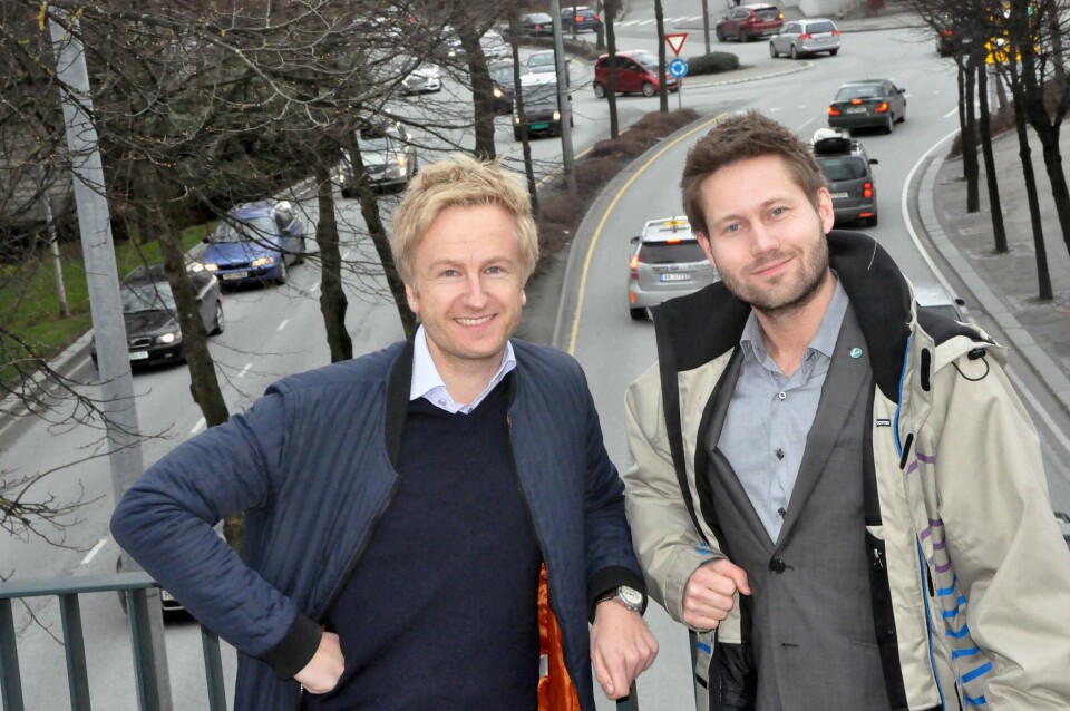 Jan Erik Søndeland (V) og Kjartan Alexander Lunde (V) er blant dem som vil innføre piggdekkavgift i Stavanger. Saken kommer opp i bystyret i kveld. Det vil også bli foreslått å utrede fartsreduksjon som miljøtiltak. Kannik er blant stedene der luftkvaliteten ofte blir dårlig.