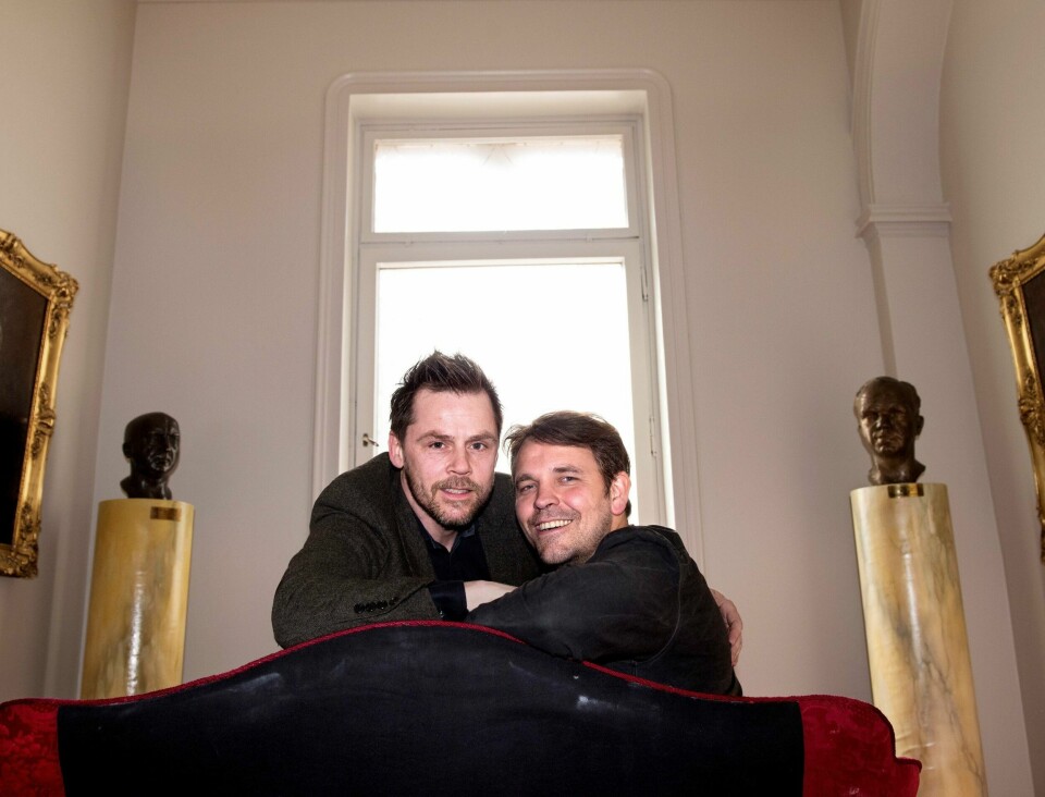 Thorleifur Örn Arnarsson og Mikael Torfason forteller at folk i hjemlandet Island er frustrert over Panama-Papers-avsløringene. At en stor andel islendinger støtter piratpartiet handler om at de er lei, mener Torfason. FOTO: MIMSY MØLLER