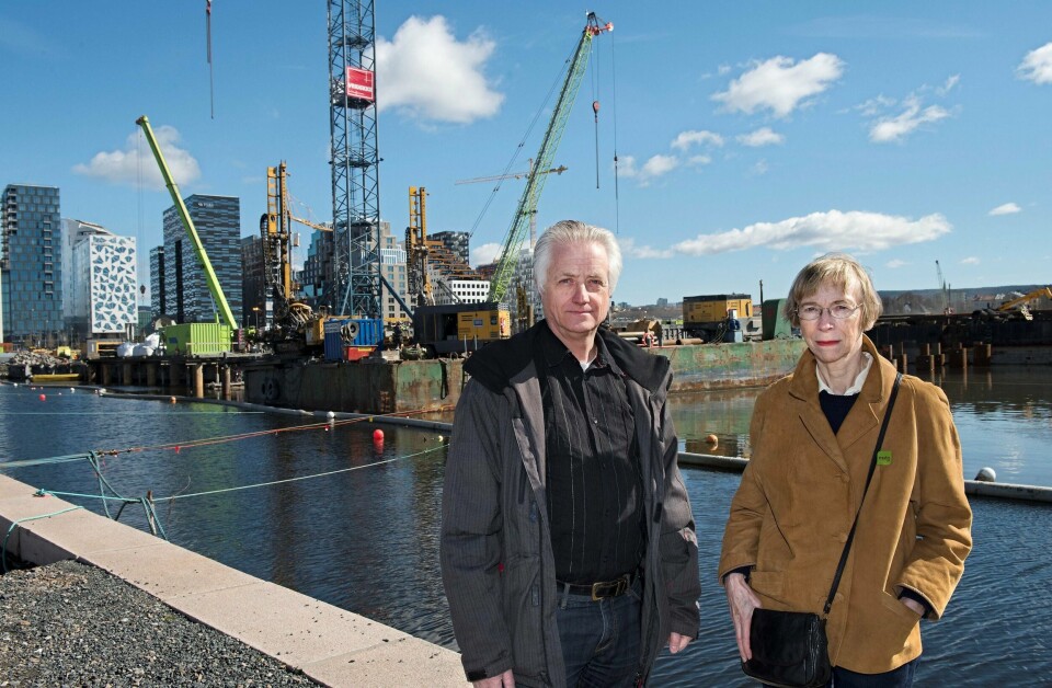 Gunnar Hasle og Margaretha Isaksen håper ledelsen i Oslo MDG tar resolusjonen fra årsmøtet på alvor, og at de vil markere sin motstand mot byggingen av det nye Munchmuseet i Bjørvika. FOTO: MIMSY MØLLER