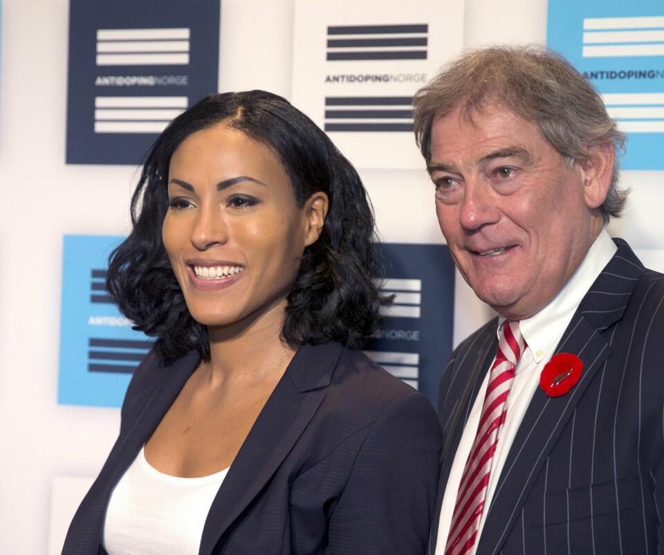 Cecilia Brækhus, her sammen med David Howman, generaldirektør i WADA, vil følge WADAs dopingreglement under boksestevnet i Norge. FOTO: TERJE PEDERSEN/NTB SCANPIX