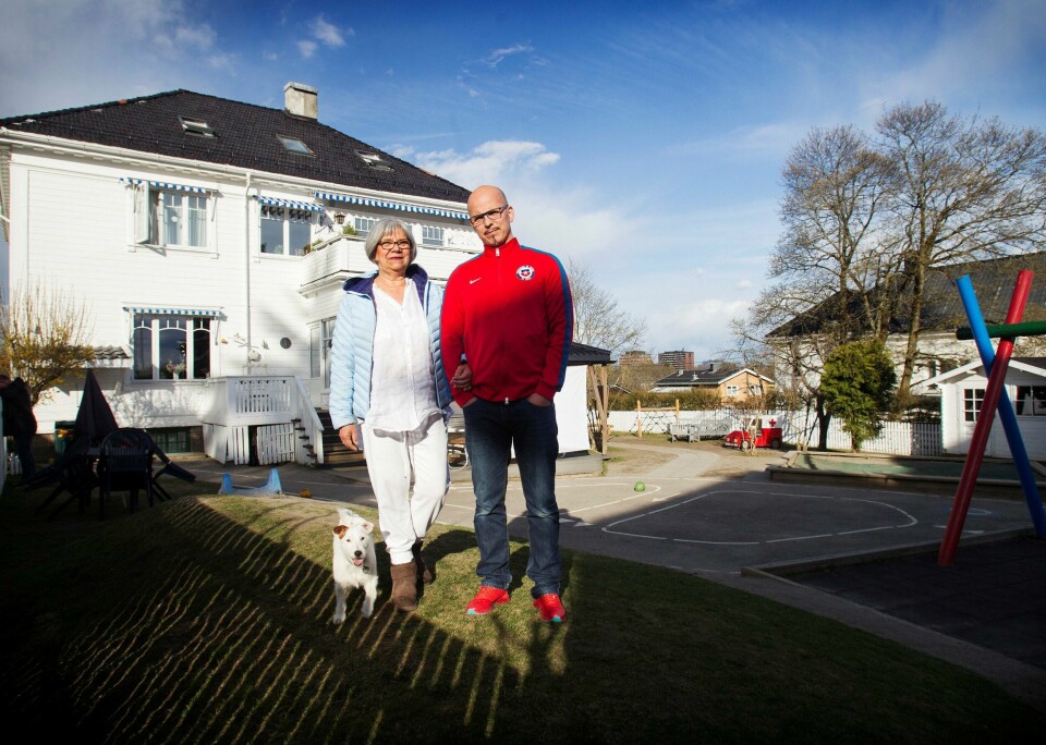 Chilenske Nolvia Dominguez Skjetne og Paulo Dominguez Herrera driver Hvitveisen barnehage. Nolvia sier hun kan takke Chileaksjonen og fagbevegelsen for at de lever. FOTO: ARNE OVE BERGO