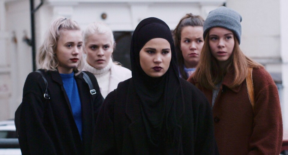 «Skam» viser hvordan innhold finner publikum gjennom nye plattformer. Regelverket for film- og tv-støtte må gjenspeile dette, mener NRKs eksternsjef Petter Wallace.