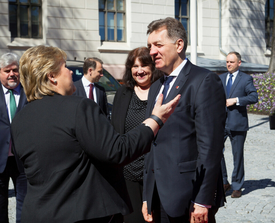 Statsminister Algirdas Butkevicius, som også leder det sosialdemokratiske partiet i Litauen, besøkte Norge for bare noen dager siden. Han møtte da blant andre vår egen statsminister, Erna Solberg (H). Statsminister Algirdas Butkevicius, som også leder det sosialdemokratiske partiet i Litauen, besøkte Norge for bare noen dager siden. Han møtte da blant andre vår egen statsminister, Erna Solberg (H).
