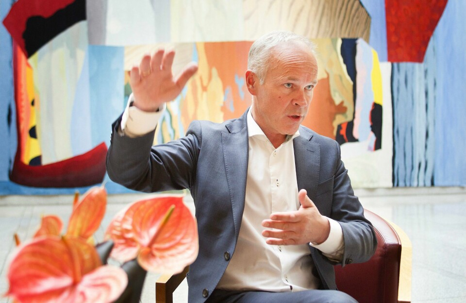 Kommunal- og moderniseringsminister Jan Tore Sanner press es fra mange kanter, men mener selv han er helt i rute.